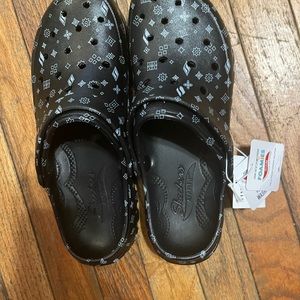 Crocs Adult Classic All Terrain Mossy Oak Brush Camo Clogs Size 10 Men